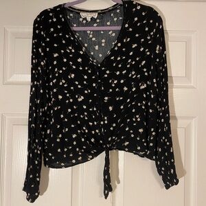 Floral long sleeve tie front top. Womens size L